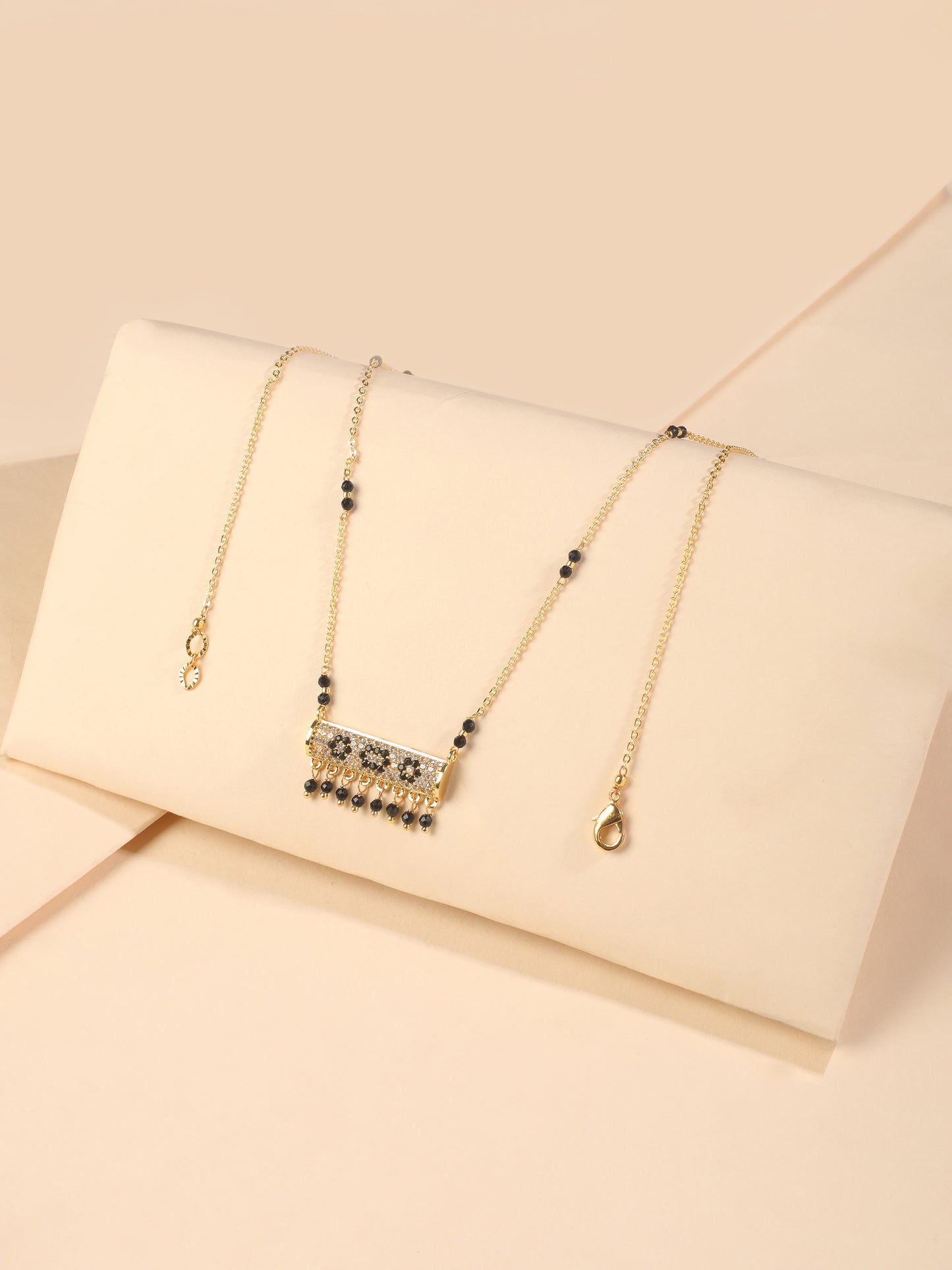 Aaryaa Sparkline Mangalsutra